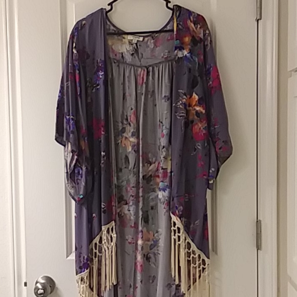 Umgee Kimono - Picture 1 of 4
